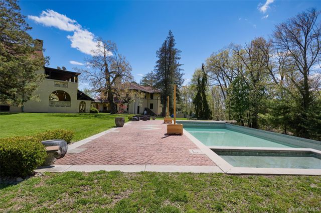 14 Castleton Drive, Highland Mills, NY 10930