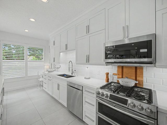 6620 NW 42nd Way, Boca Raton, FL 33496