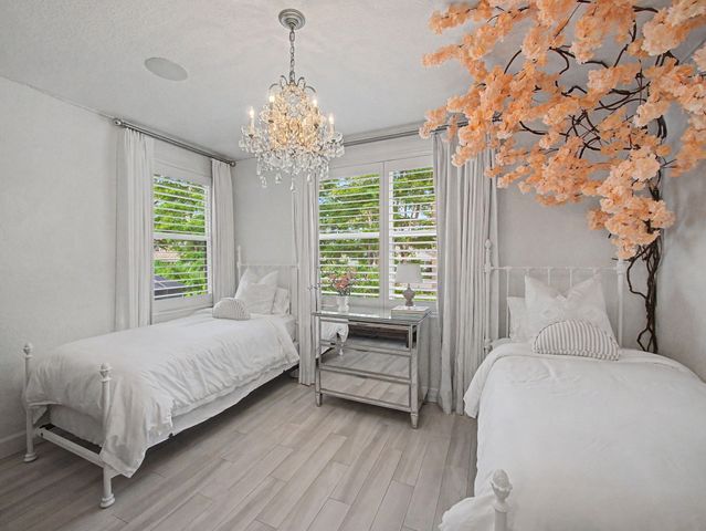6620 NW 42nd Way, Boca Raton, FL 33496