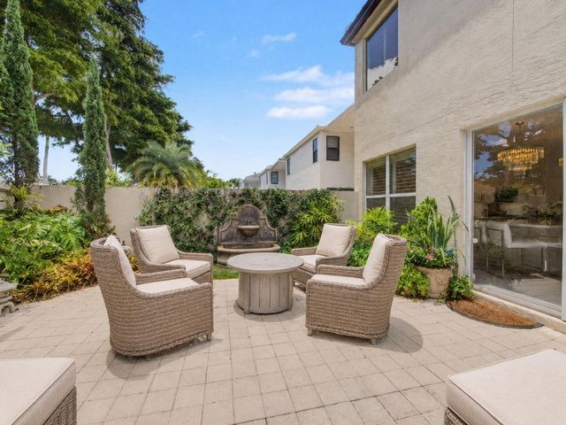 6620 NW 42nd Way, Boca Raton, FL 33496