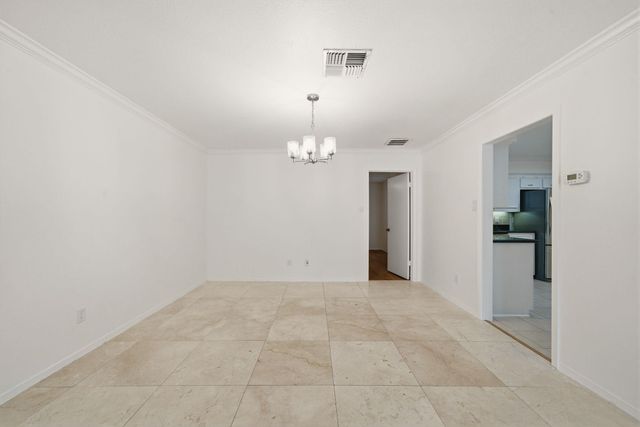 2219 Nantucket Drive, Houston, TX 77057