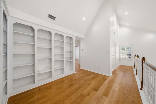 2219 Nantucket Drive, Houston, TX 77057