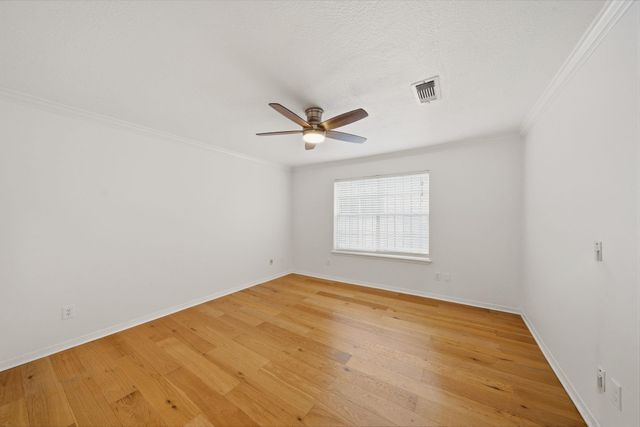 2219 Nantucket Drive, Houston, TX 77057