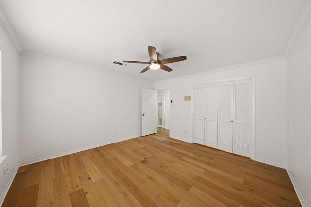 2219 Nantucket Drive, Houston, TX 77057