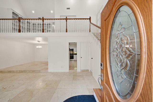 2219 Nantucket Drive, Houston, TX 77057