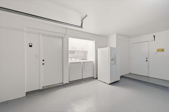 2219 Nantucket Drive, Houston, TX 77057