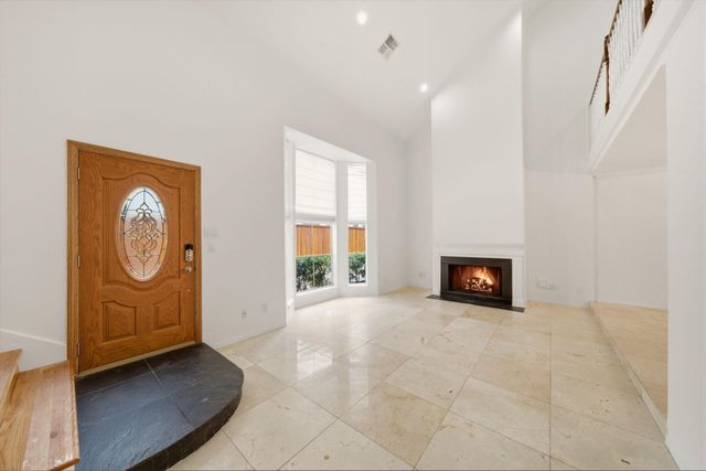 2219 Nantucket Drive, Houston, TX 77057