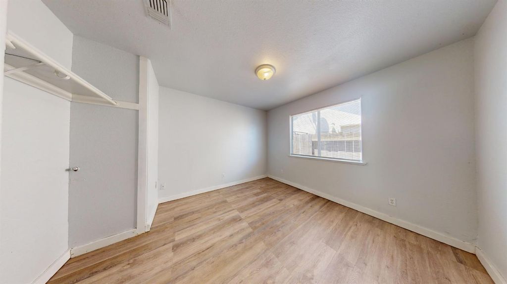 Image 14 of property listing at 101 Oak Court, Chowchilla, CA 93610