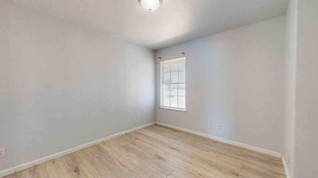 Image 17 of property listing at 101 Oak Court, Chowchilla, CA 93610