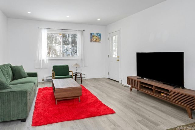 417 Fox Run Lane, Carmel, NY 10512