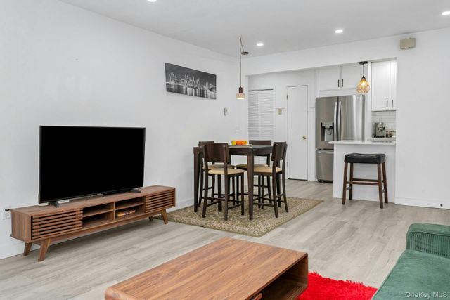 417 Fox Run Lane, Carmel, NY 10512