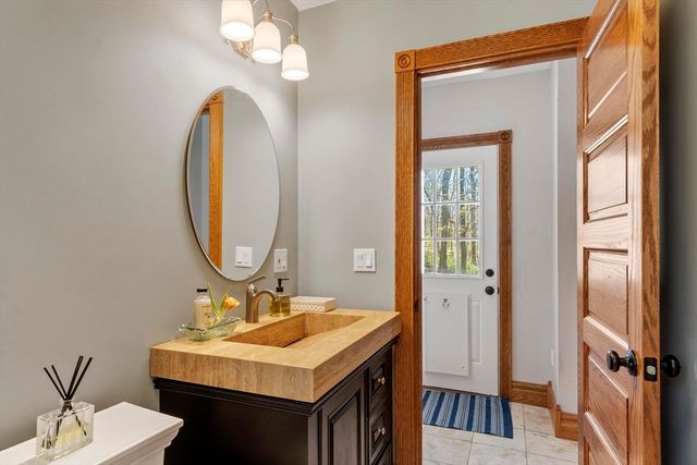 203 Main St, Acton, MA 01720