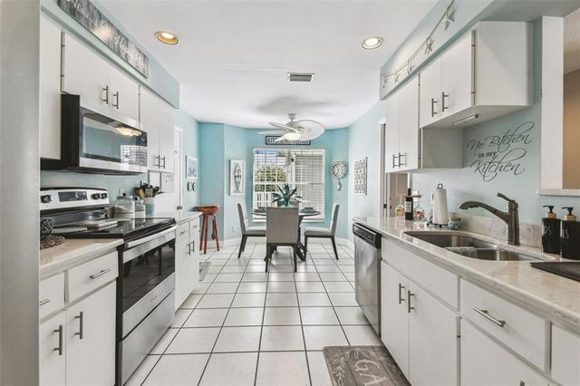 3520 51ST AVENUE W, Bradenton, FL 34210