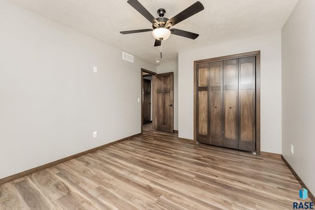 3401 S Chalice Pl Place, Sioux Falls, SD 57106