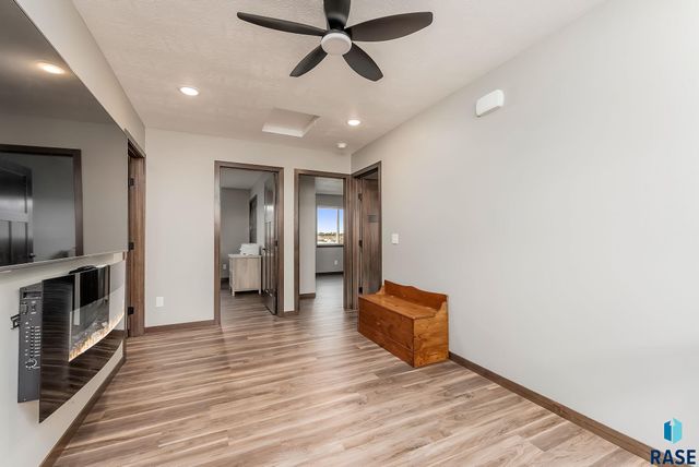 3401 S Chalice Pl Place, Sioux Falls, SD 57106