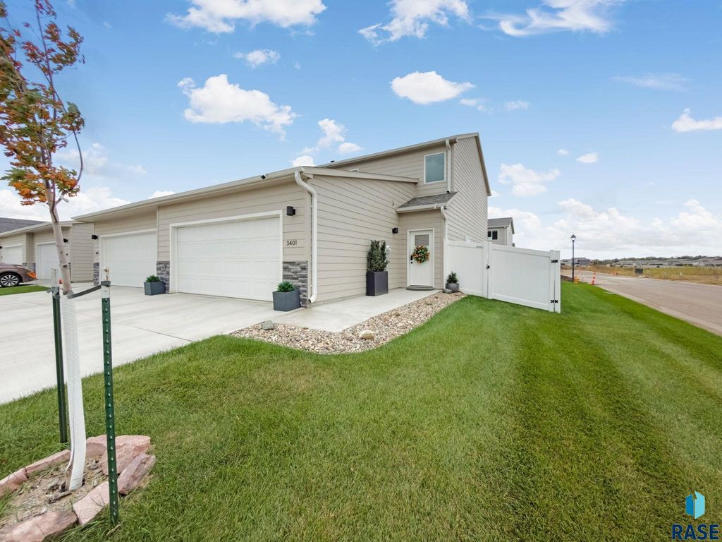 3401 S Chalice Pl Place, Sioux Falls, SD 57106
