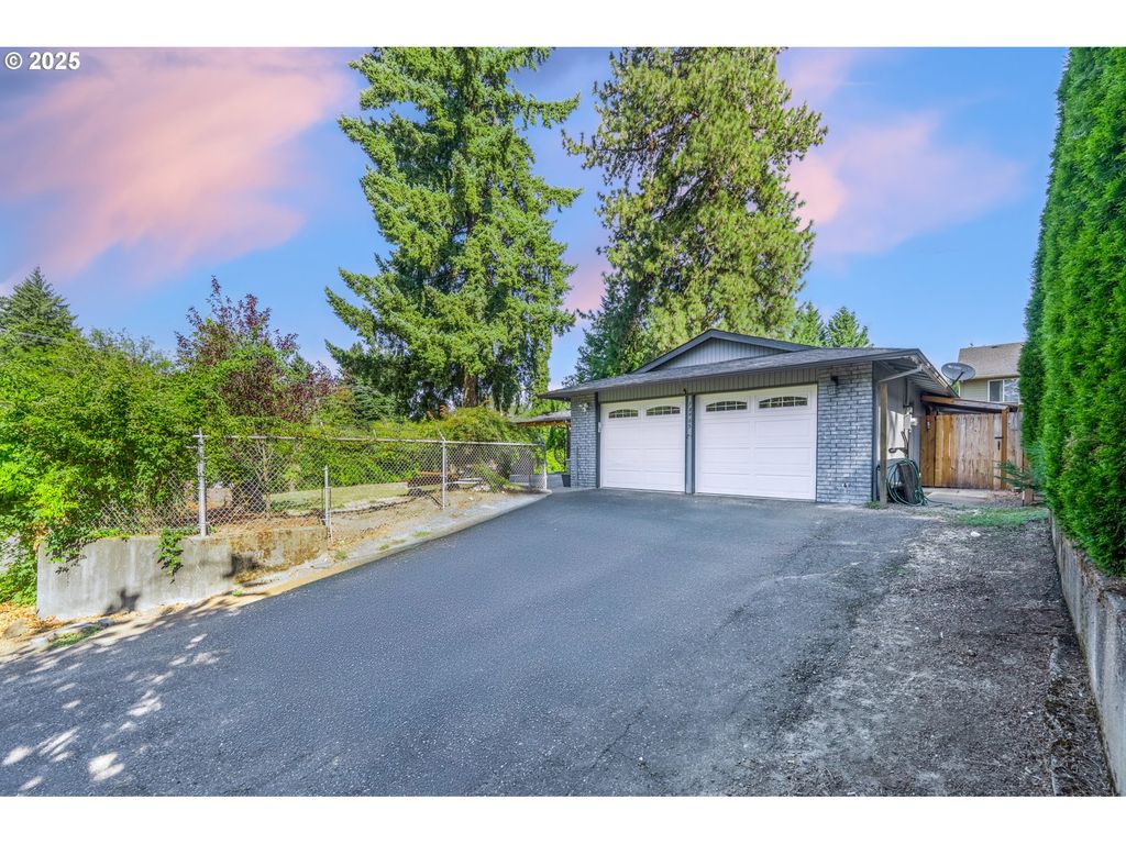 18465 Sw PHEASANT Ln, Beaverton, OR 97003