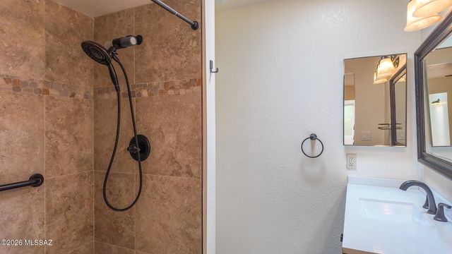 724 W Rio San Pedro, Green Valley, AZ 85614