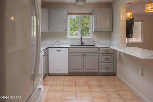 724 W Rio San Pedro, Green Valley, AZ 85614