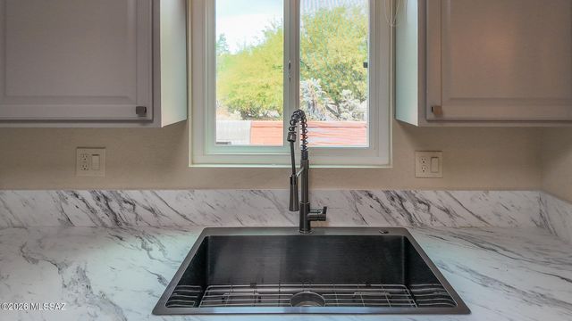 724 W Rio San Pedro, Green Valley, AZ 85614