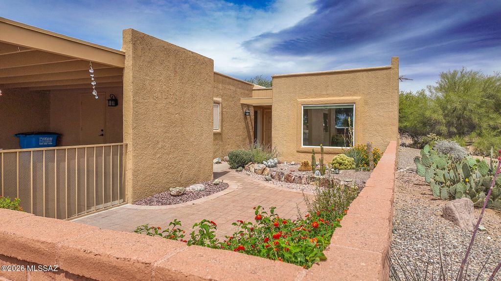 724 W Rio San Pedro, Green Valley, AZ 85614