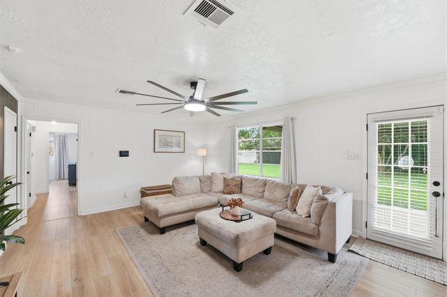 4122 Donerail Drive, Pasadena, TX 77503
