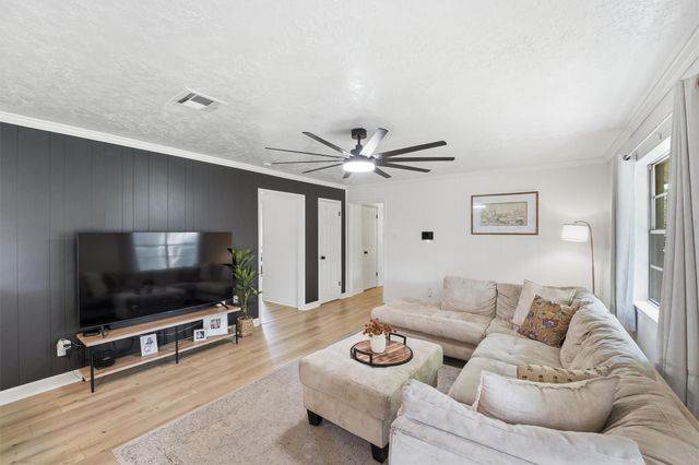4122 Donerail Drive, Pasadena, TX 77503