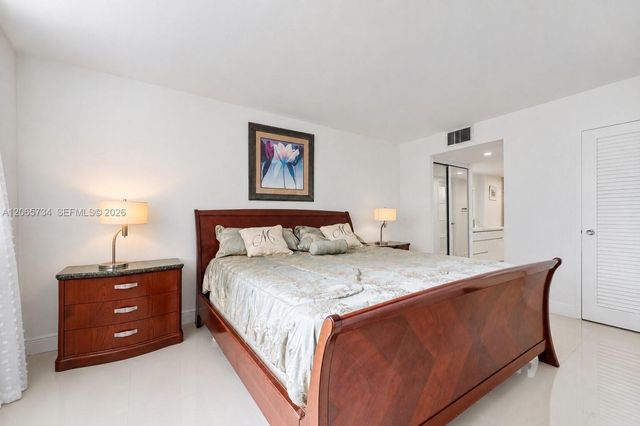 5701 Collins Avenue 319, Miami Beach, FL 33140
