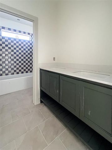 1708 Parkwood Avenue, Edmond, OK 73034