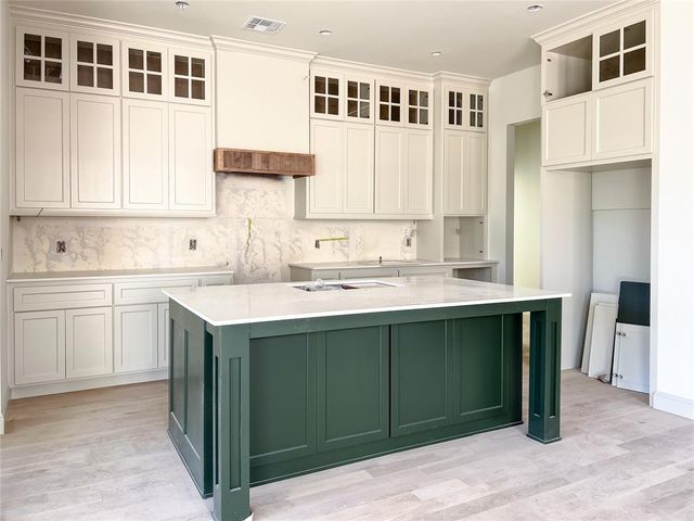 1708 Parkwood Avenue, Edmond, OK 73034