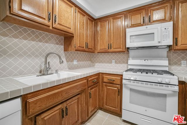 8512 Tuscany Avenue 302, Playa Del Rey, CA 90293