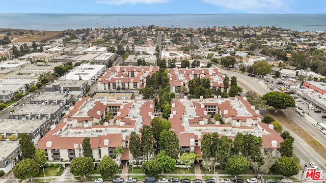 8512 Tuscany Avenue 302, Playa Del Rey, CA 90293
