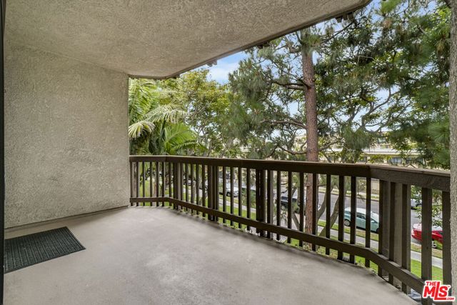 8512 Tuscany Avenue 302, Playa Del Rey, CA 90293