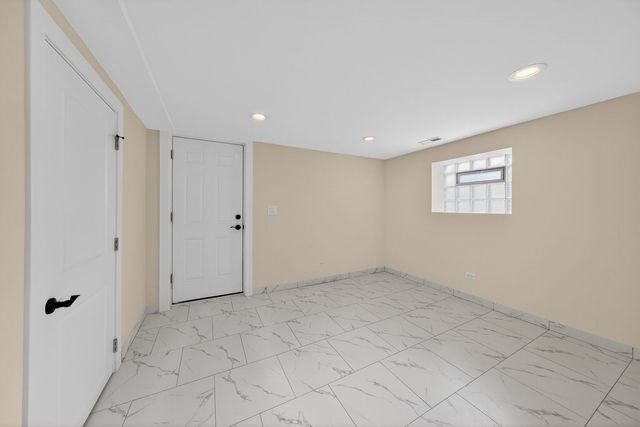 6559 S Kedvale Avenue, Chicago, IL 60629