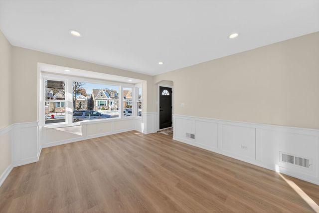 6559 S Kedvale Avenue, Chicago, IL 60629