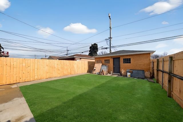 6559 S Kedvale Avenue, Chicago, IL 60629