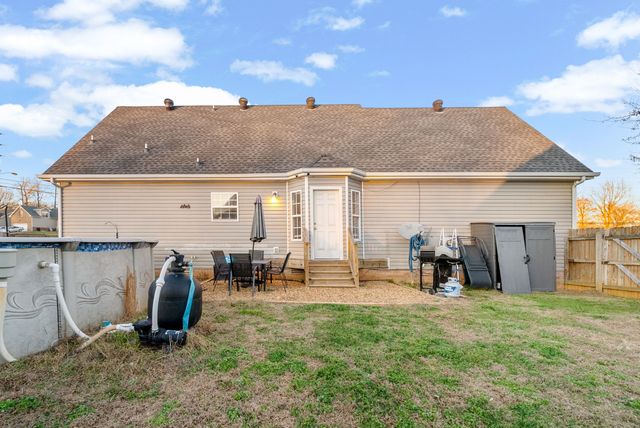 1700 Cedar Springs Cir, Clarksville, TN 37042