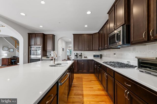 2924 MILL ISLAND PKWY, Frederick, MD 21701