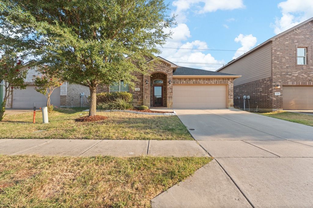 1105 Sierra Blanca Drive, Fort Worth, TX 76028 — photo 2