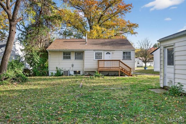 437 Lanark Road, St Louis, MO 63137