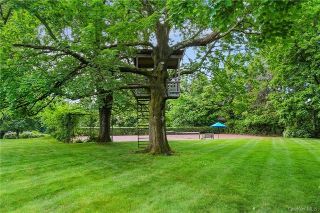 15 Sarosca Farm Lane, Purchase, NY 10577