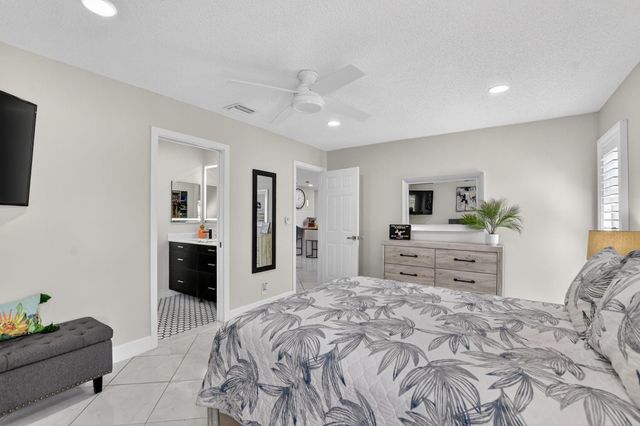 2062 SW 15th Place, Deerfield Beach, FL 33442