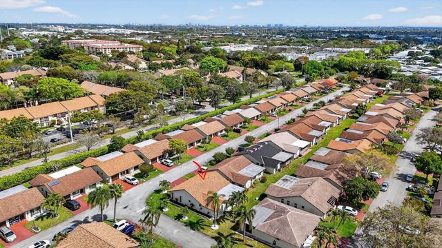 2062 SW 15th Place, Deerfield Beach, FL 33442