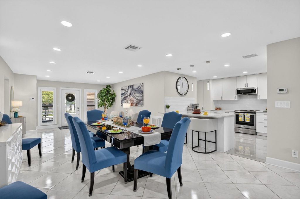 2062 SW 15th Place, Deerfield Beach, FL 33442