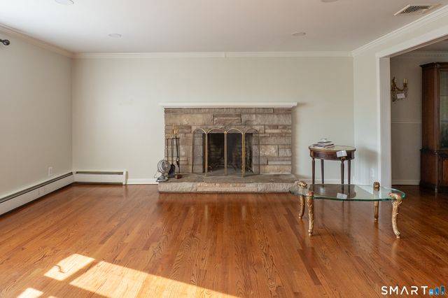 6 Liberty Terrace, North Haven, CT 06473