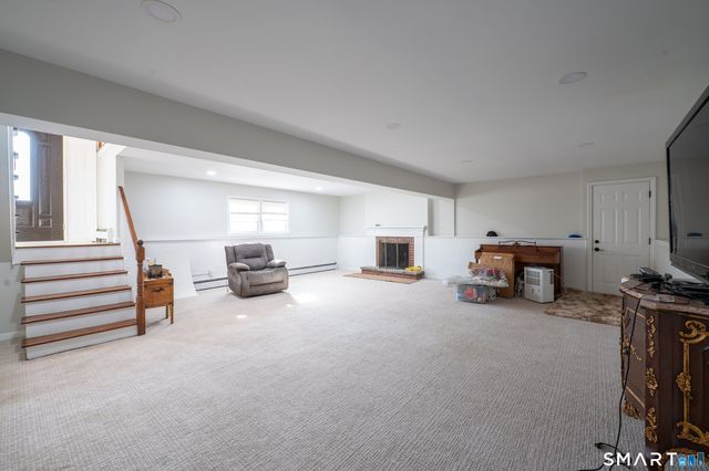 6 Liberty Terrace, North Haven, CT 06473