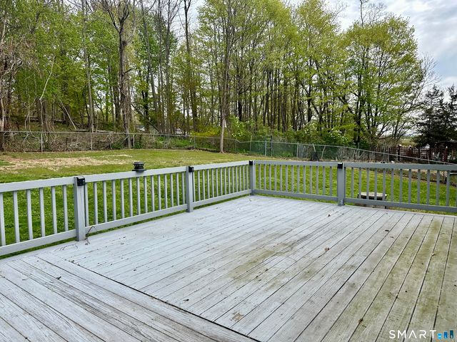 6 Liberty Terrace, North Haven, CT 06473