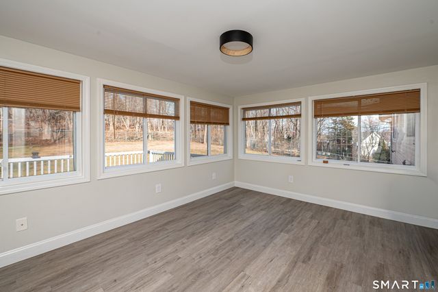 6 Liberty Terrace, North Haven, CT 06473