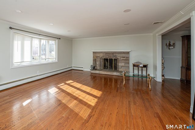 6 Liberty Terrace, North Haven, CT 06473