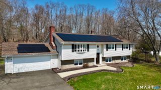 6 Liberty Terrace, North Haven, CT 06473